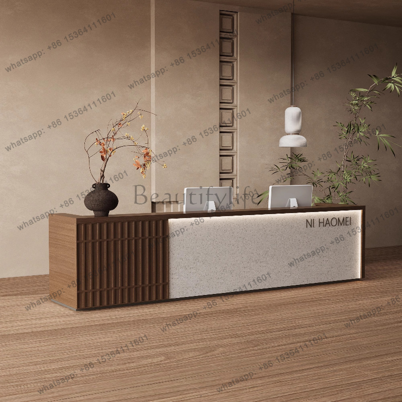 Lada sklepu, biurko w centrum  – Office Furniture Logo recenzja i cena